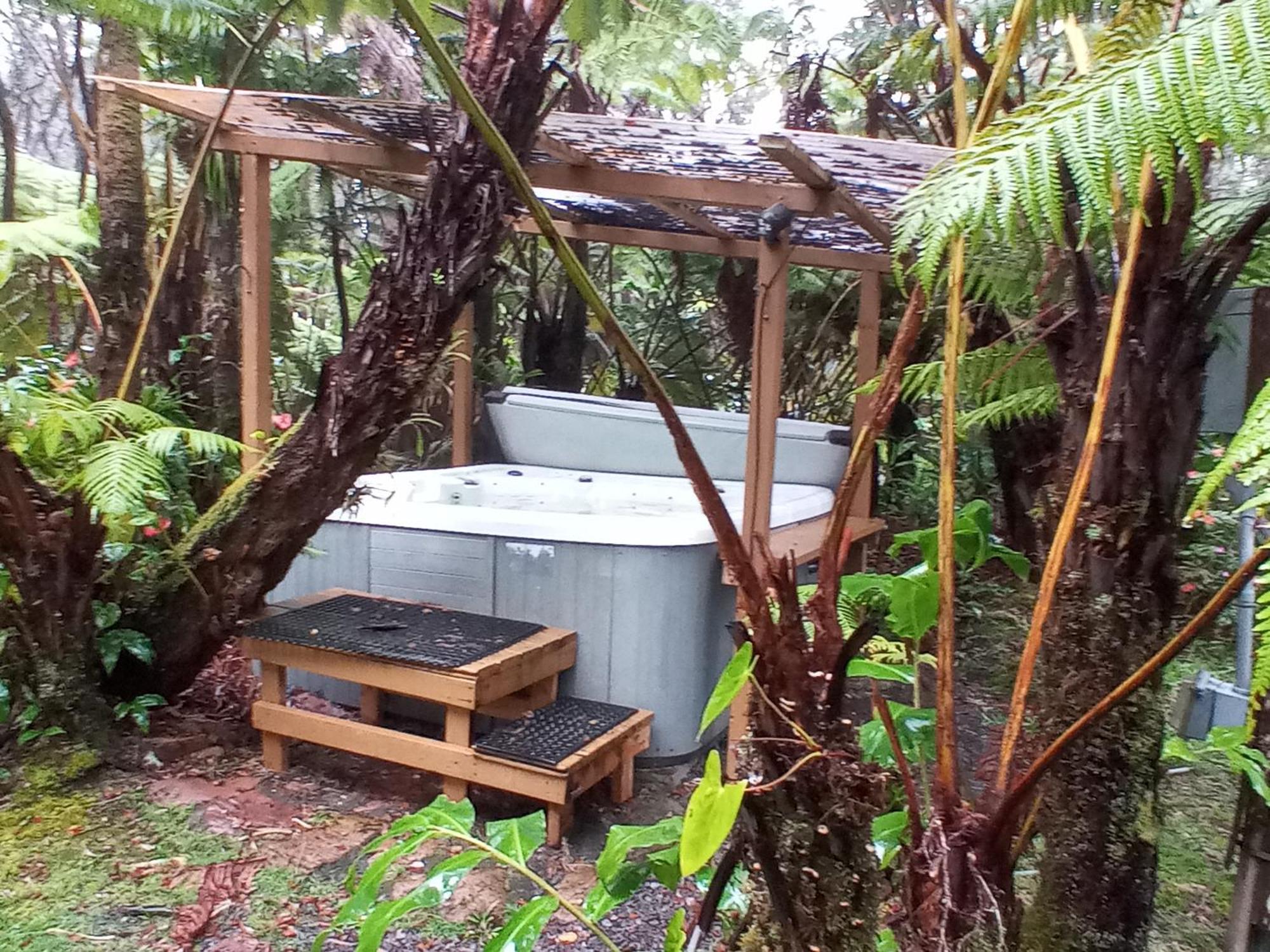 Aloha Crater Lodge Volcano Exterior photo