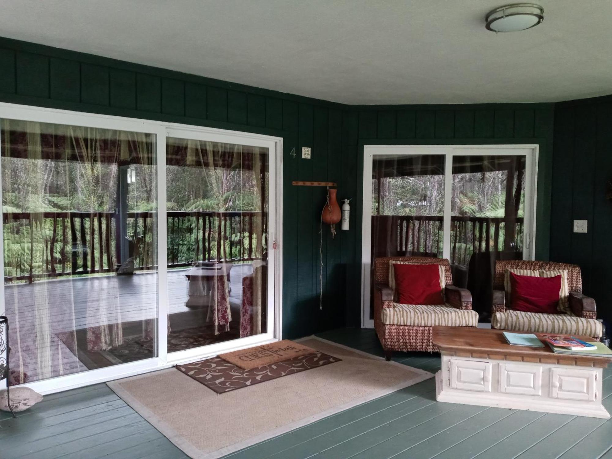 Aloha Crater Lodge Volcano Exterior photo
