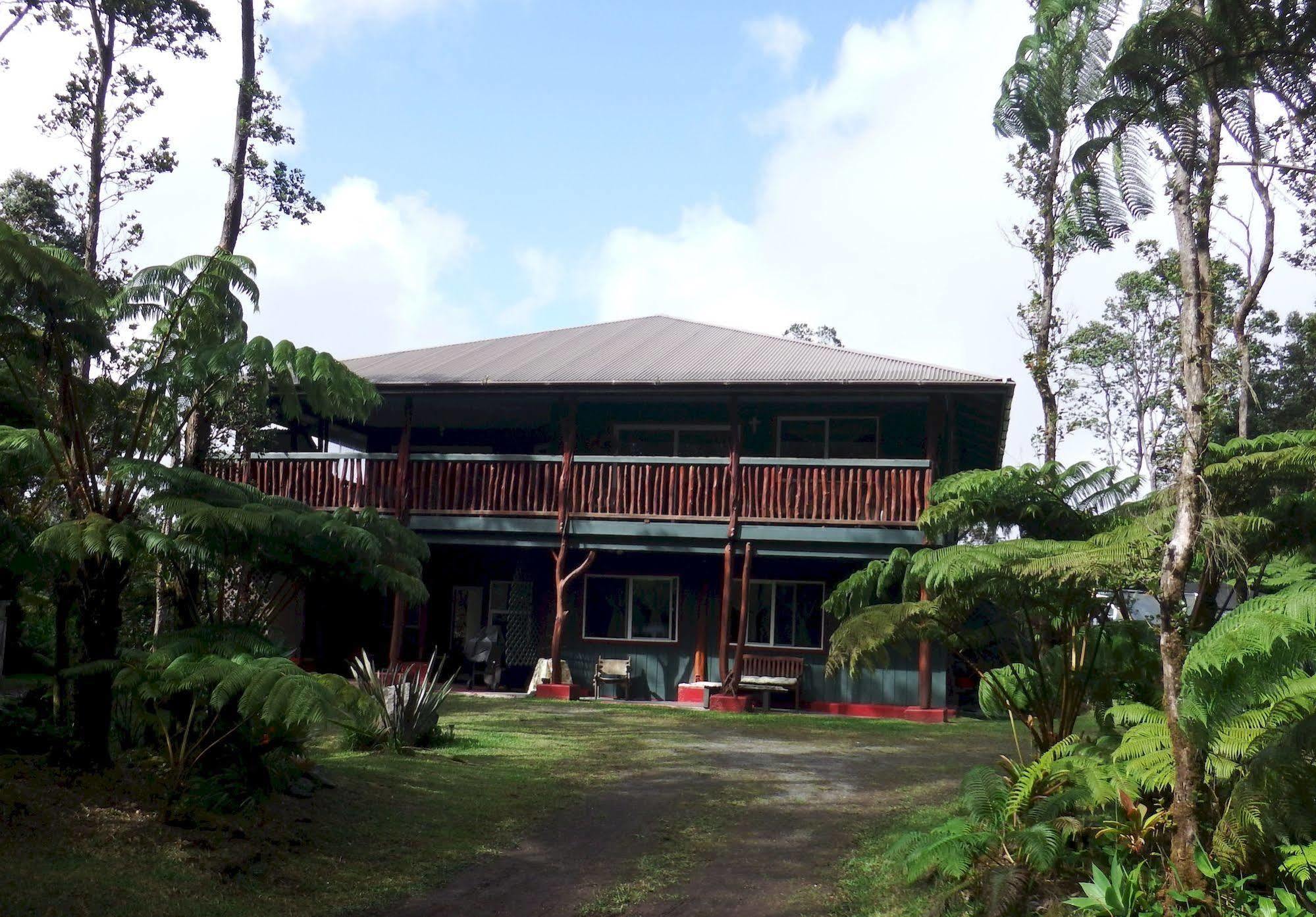 Aloha Crater Lodge Volcano Exterior photo